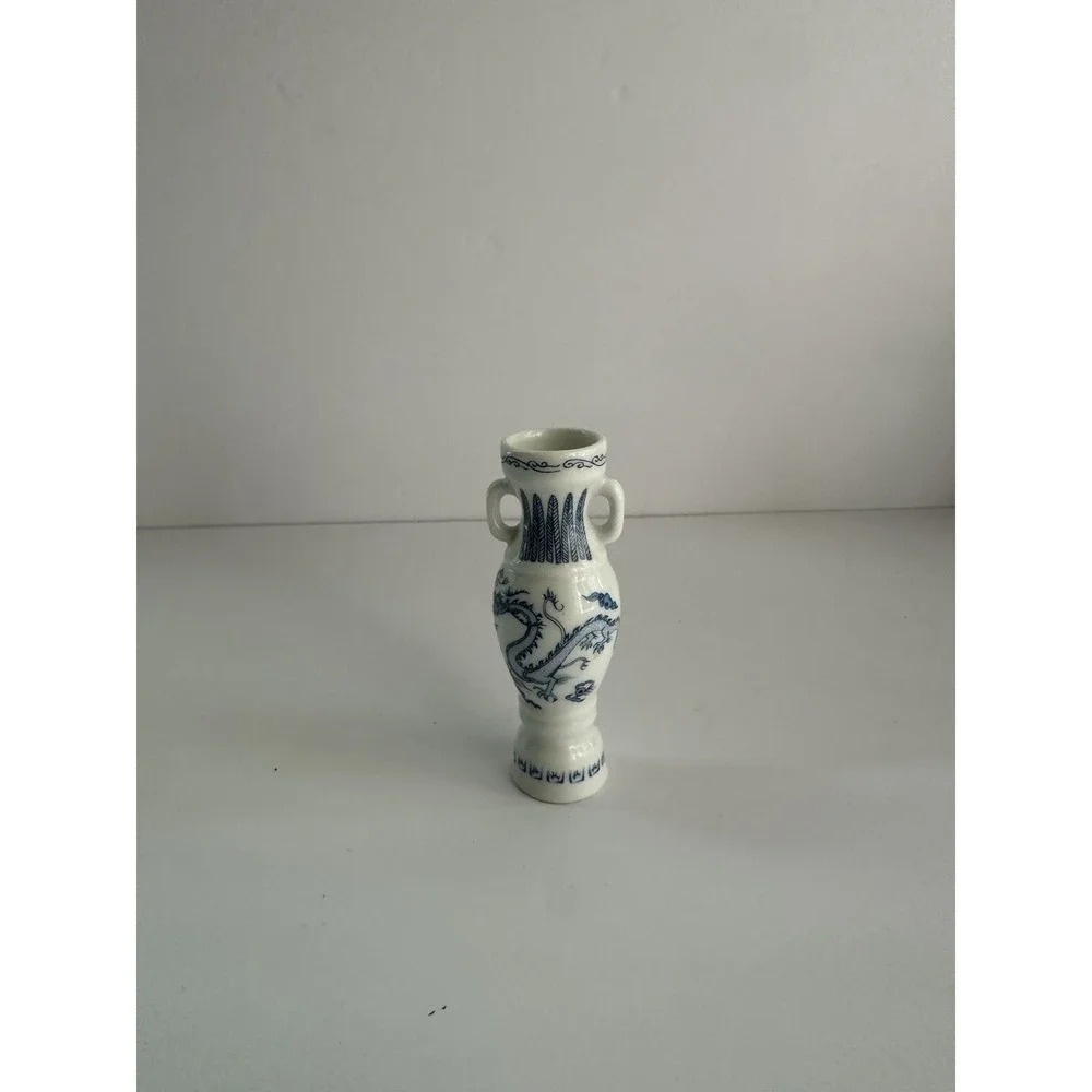 MINIATURE PORCELAIN VASE 1980 FRANKLIN MINT TREASURES OF IMPERIAL DYNASTY JAPAN